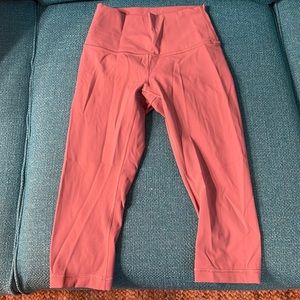 Lululemon wonder under capris size 2
